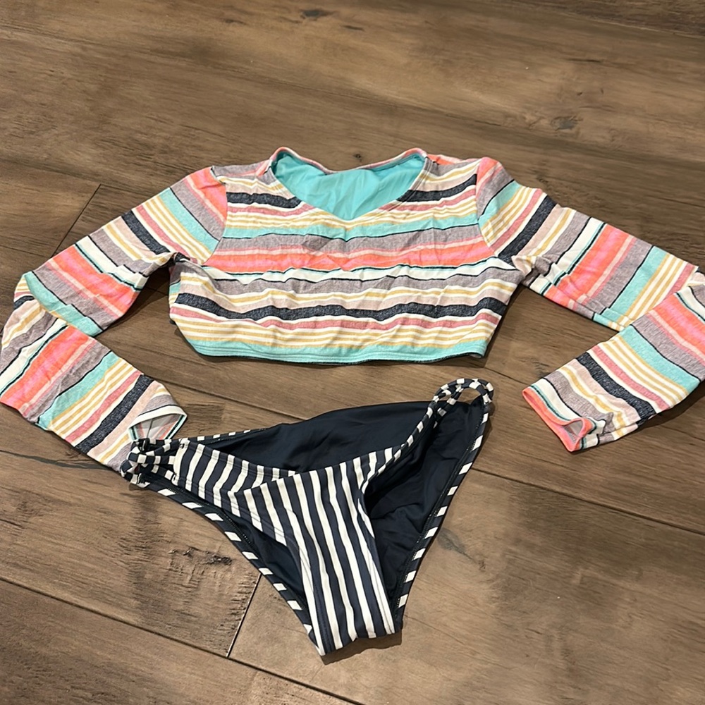 ONeill cropped rash guard swim suit